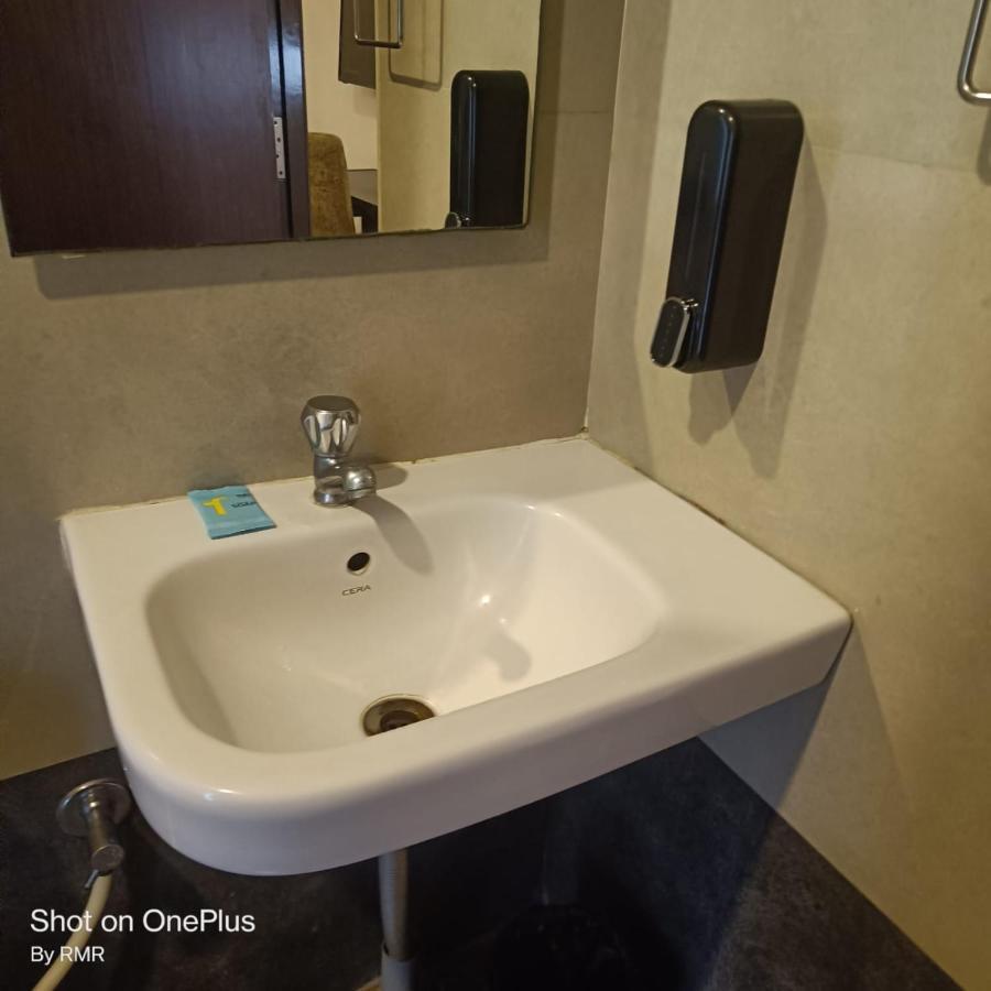 Astra Hotels & Suites - Hsr Layout Sector 1, Near Ecospace Bellandur バンガロール エクステリア 写真