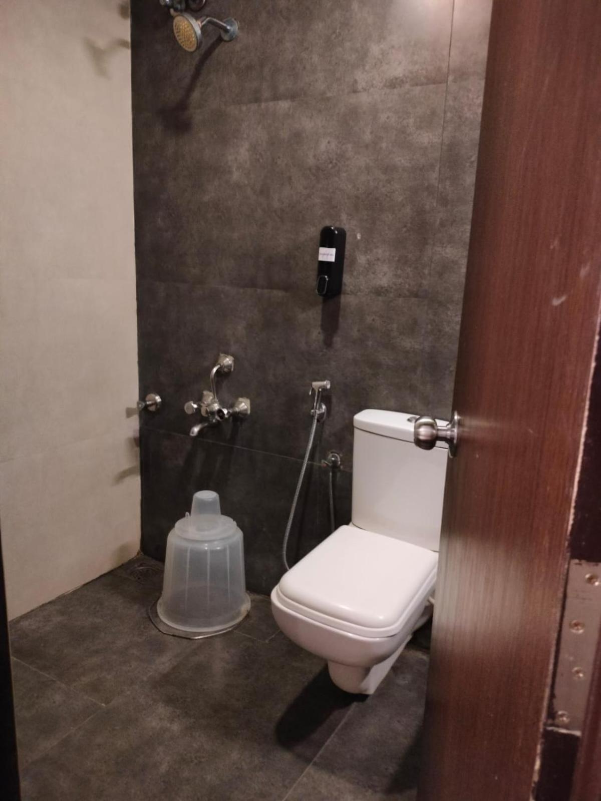 Astra Hotels & Suites - Hsr Layout Sector 1, Near Ecospace Bellandur バンガロール エクステリア 写真