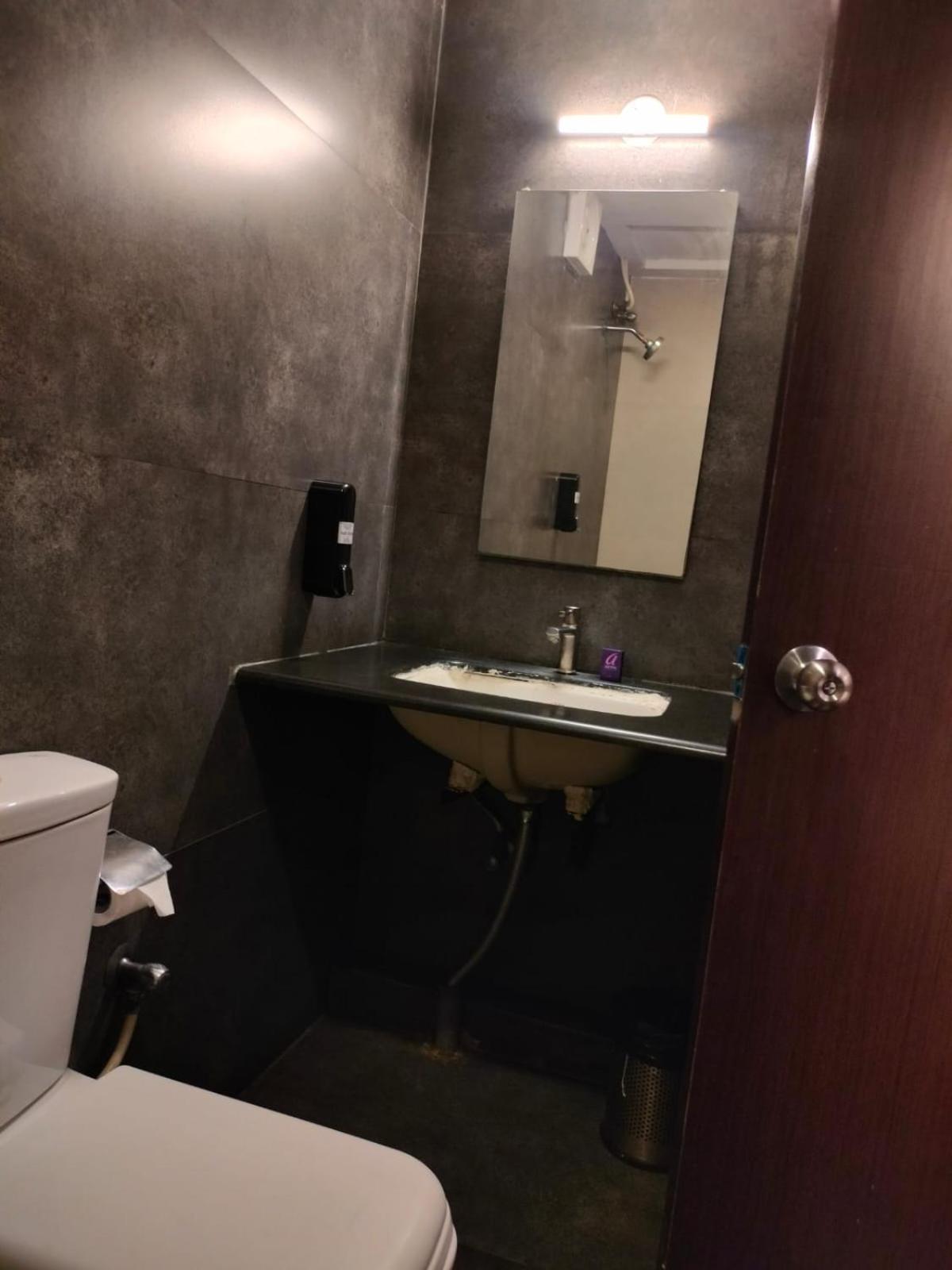 Astra Hotels & Suites - Hsr Layout Sector 1, Near Ecospace Bellandur バンガロール エクステリア 写真