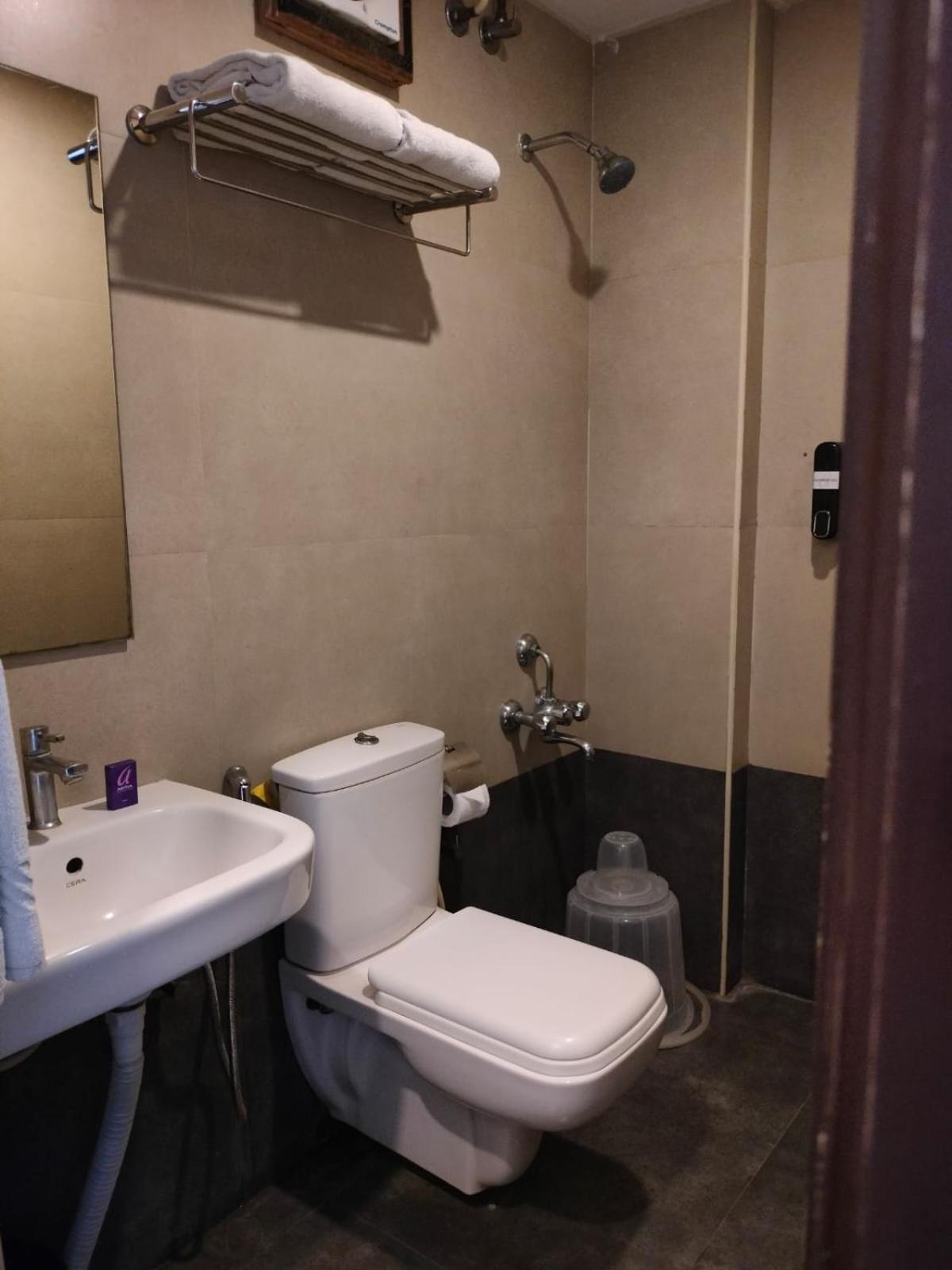 Astra Hotels & Suites - Hsr Layout Sector 1, Near Ecospace Bellandur バンガロール エクステリア 写真