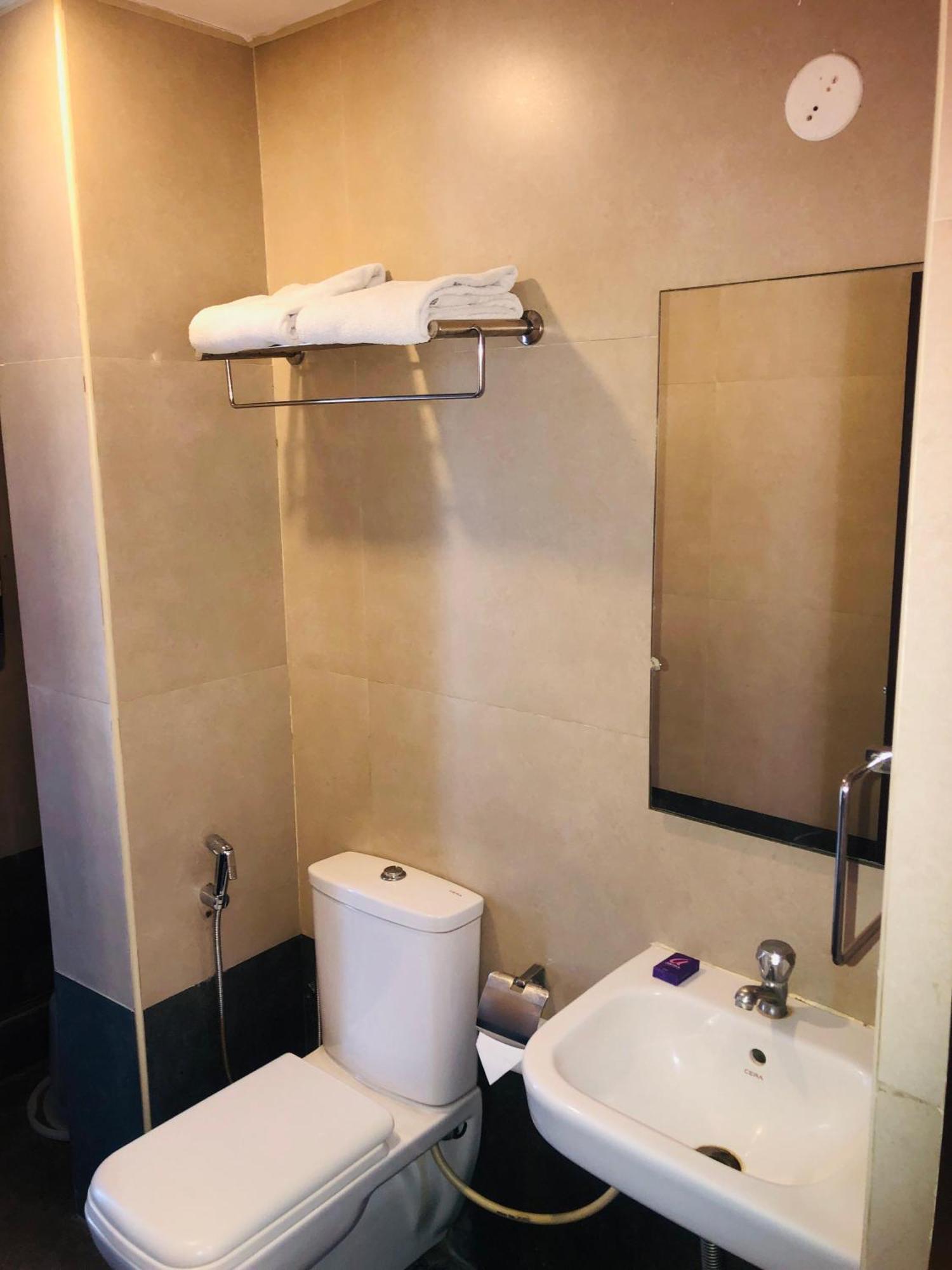 Astra Hotels & Suites - Hsr Layout Sector 1, Near Ecospace Bellandur バンガロール エクステリア 写真